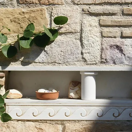 Elli's Seaside House